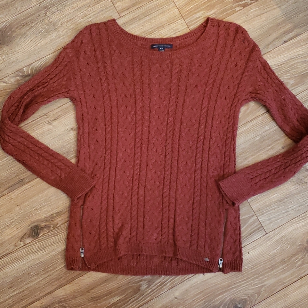 Burgandy American eagle sweater with zipper sides